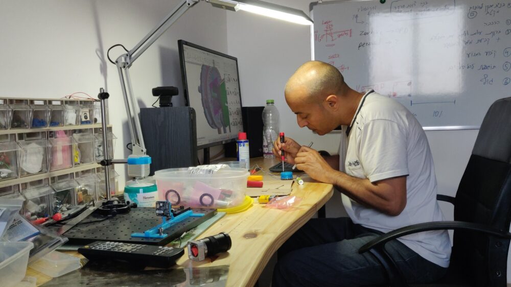 Dr. Ofir Aharon at work on the PatScope. Photo courtesy of Patternox