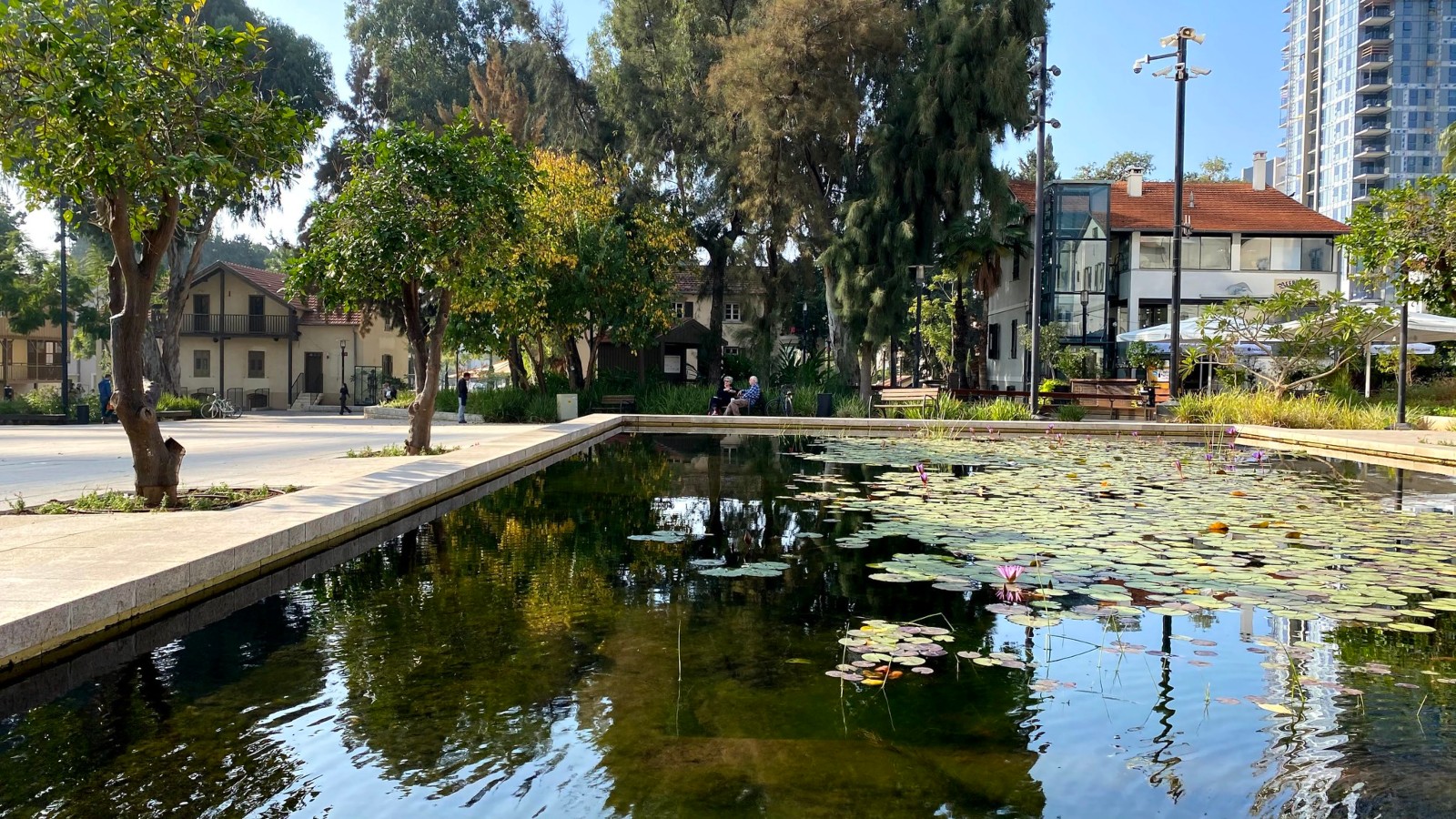 Sarona Market complex. Photo by Nicky Blackburn