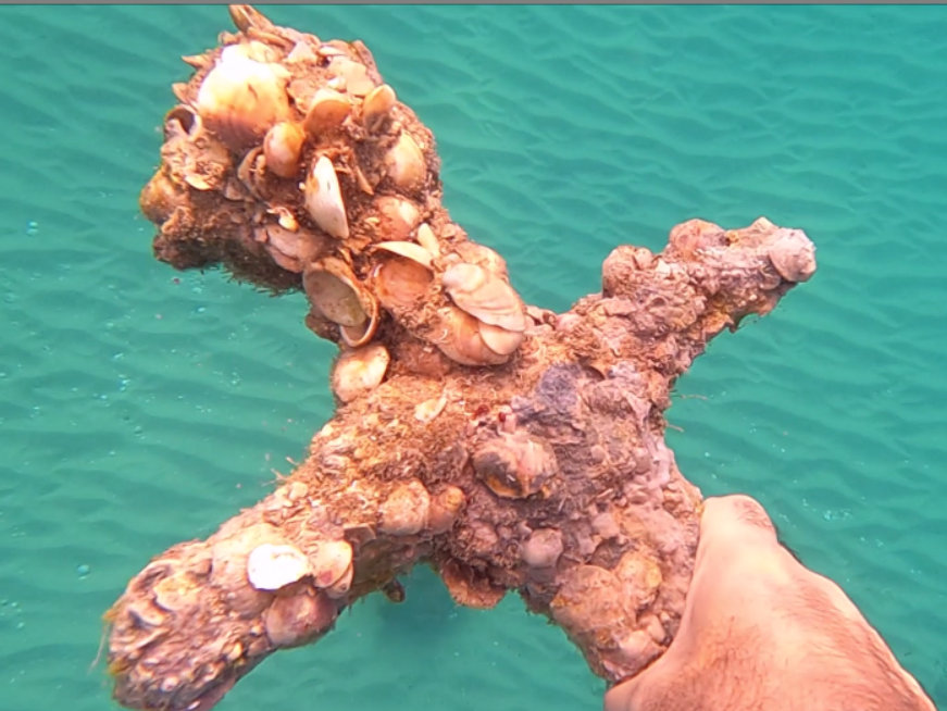 The hilt of the ancient sword. Photo by Shlomi Katzin