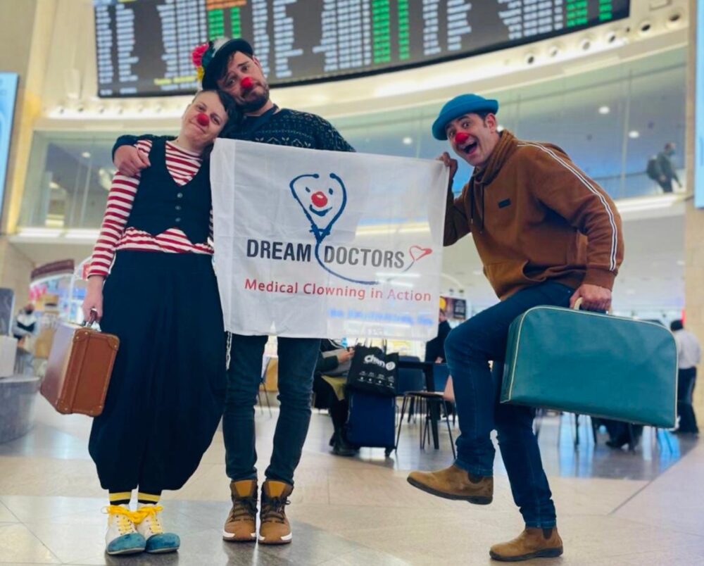 Israeli medical clowns on their way to Moldova, March 11, 2022. Photo courtesy of Dream Doctors