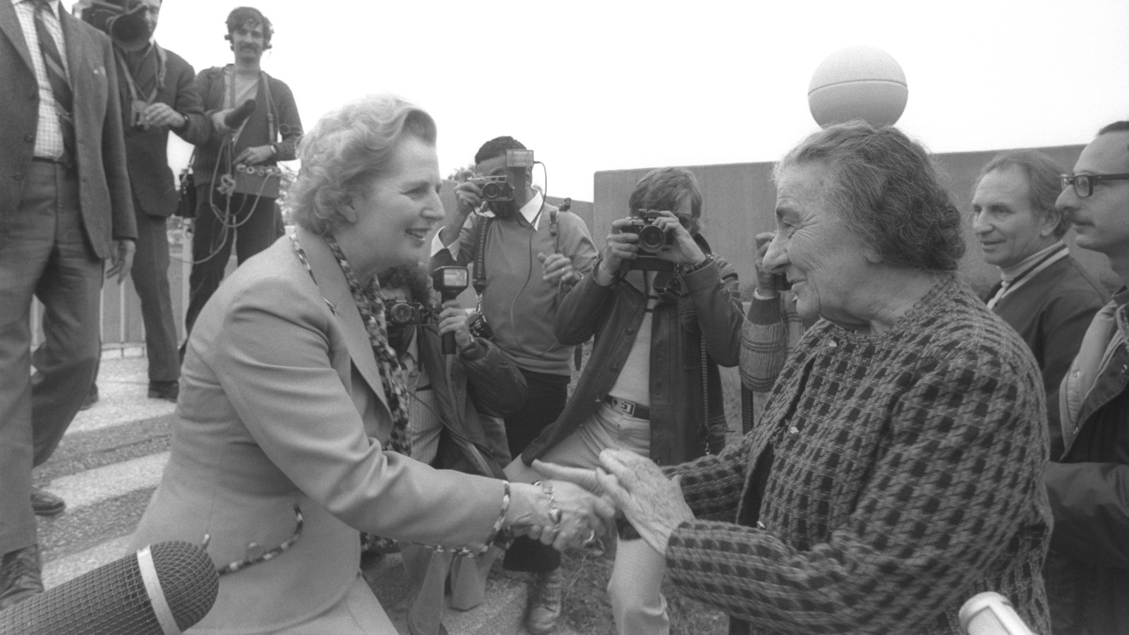 Margaret Thatcher, then leader of the UK Conservative Party, meeting former Prime Minister Golda Meir in Tel Aviv, March 1976. Photo by Moshe Milner/GPO