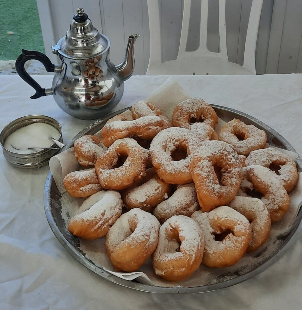 Shula Knafo’s piping hot sfinge. Photo by Judith Sudilovsky