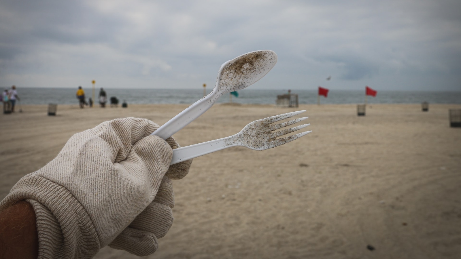 Don’t leave trash on the beach. Photo by Brian Yurasits on Unsplash