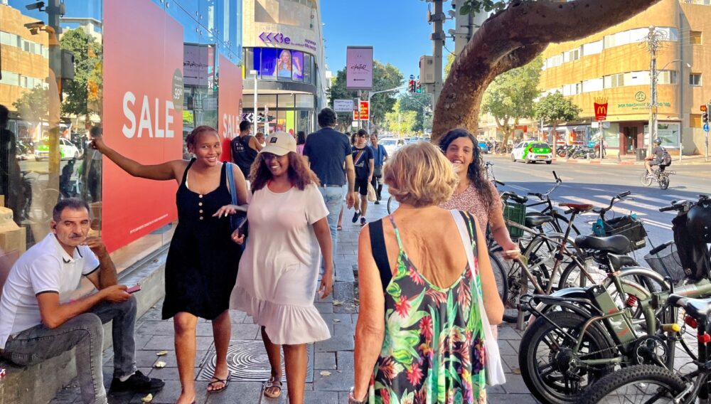 Everyone in Tel Aviv dresses differently. Photo by Samantha Baron