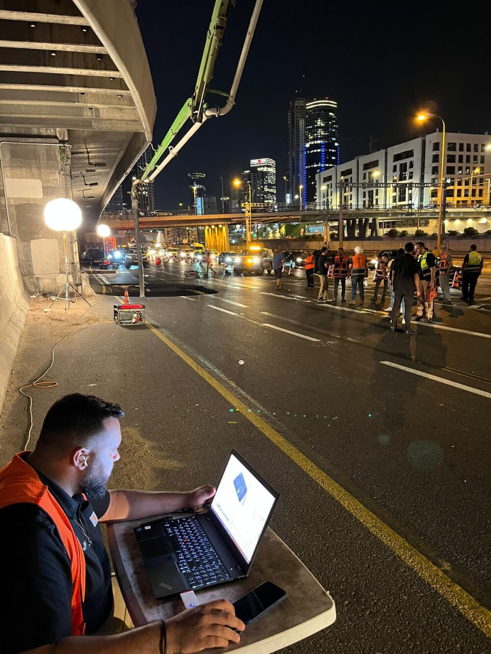 Exodigo performing an underground scan at the site of the Ayalon Highway sinkhole, September 17, 2022. Photo courtesy of Exodigo