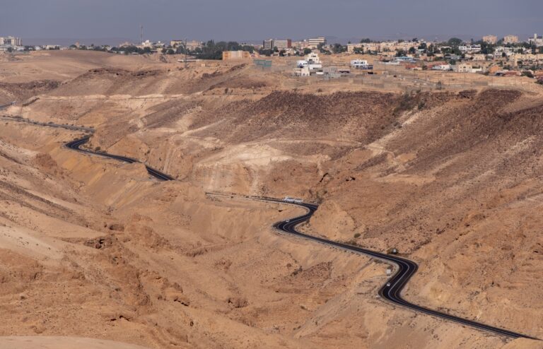 Birds-eye view on serpentine road 31 from Arad to the Dead Sea. Photo by A. Pushkin via Shutterstock.com