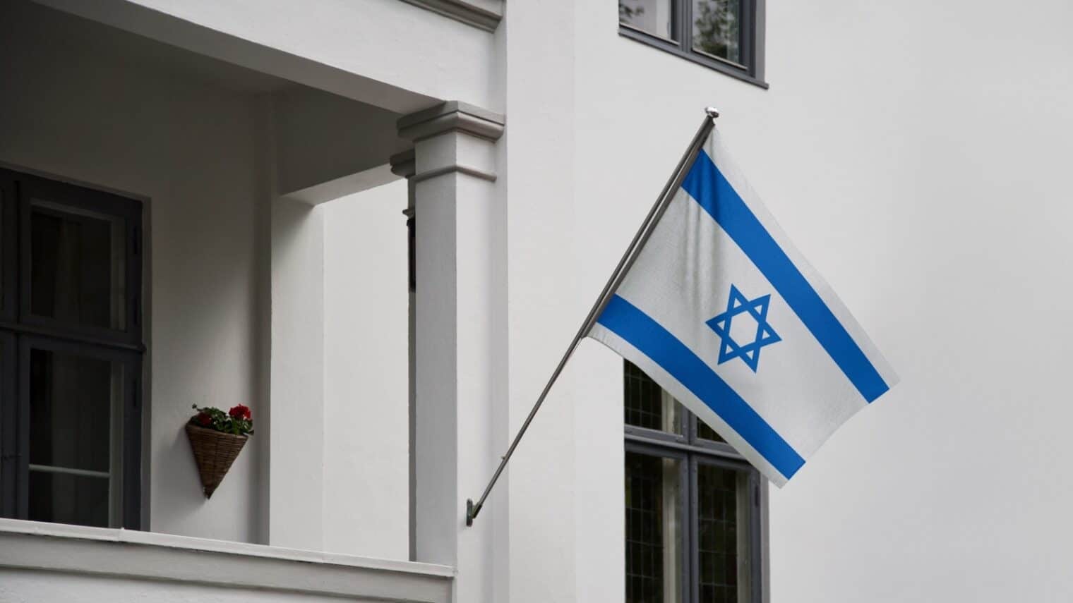 Photo by The Art of Pics via Shutterstock.com