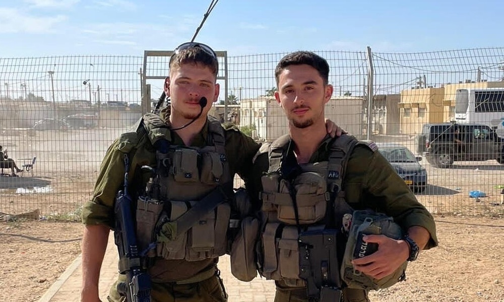 Medic Staff Sgt. Dor Ashkenazi, left, and paramedic Sgt. Almog Oren. Photo courtesy of IDF Spokesperson's Unit