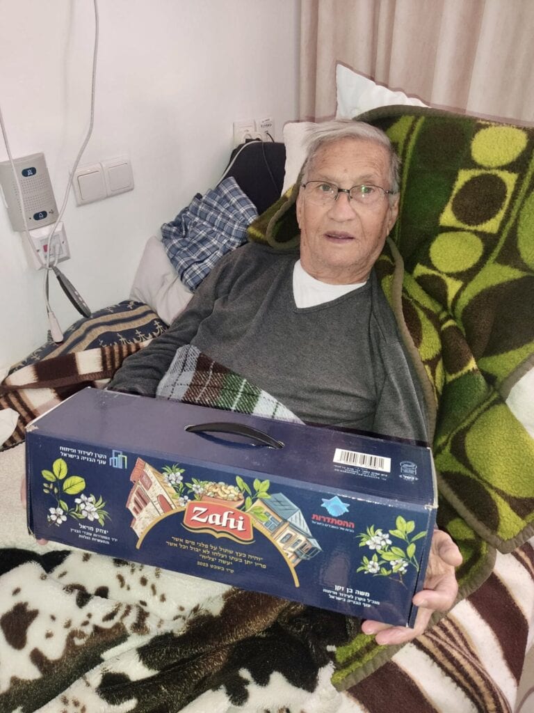 A recipient of food from Adopt-A-Safta. Photo courtesy of Adopt-A-Safta