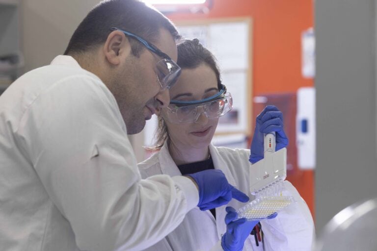 Biolojic workers are developing antibodies that know when to release chemotherapy and when to hold back. Photo by Meir Edri