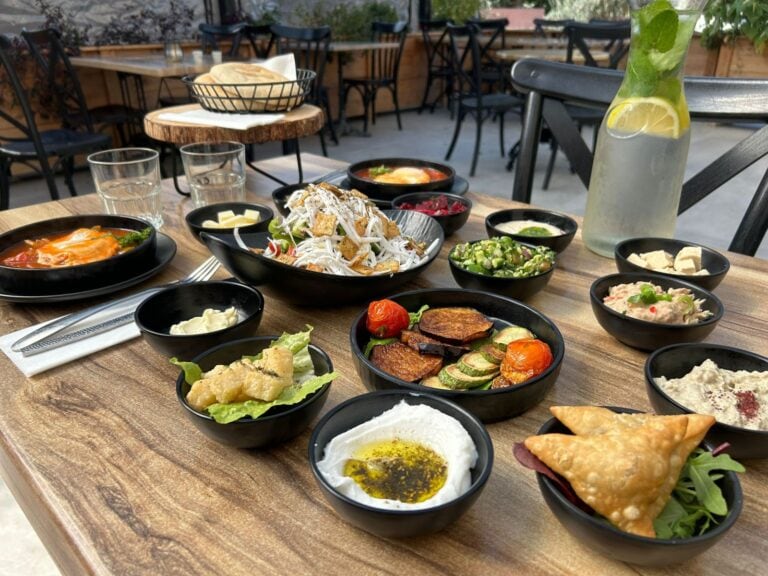 Breakfast dishes made with vegan cheese at Noor Restaurant & Café in Julis. Photo courtesy of Noor