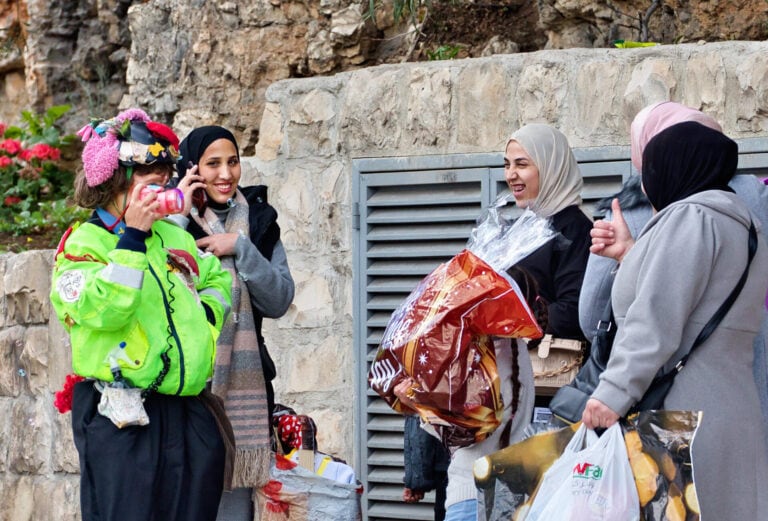 Since October 7, Hashoteret Az-Oolay has stepped up her activities. Photo by Noam Chen