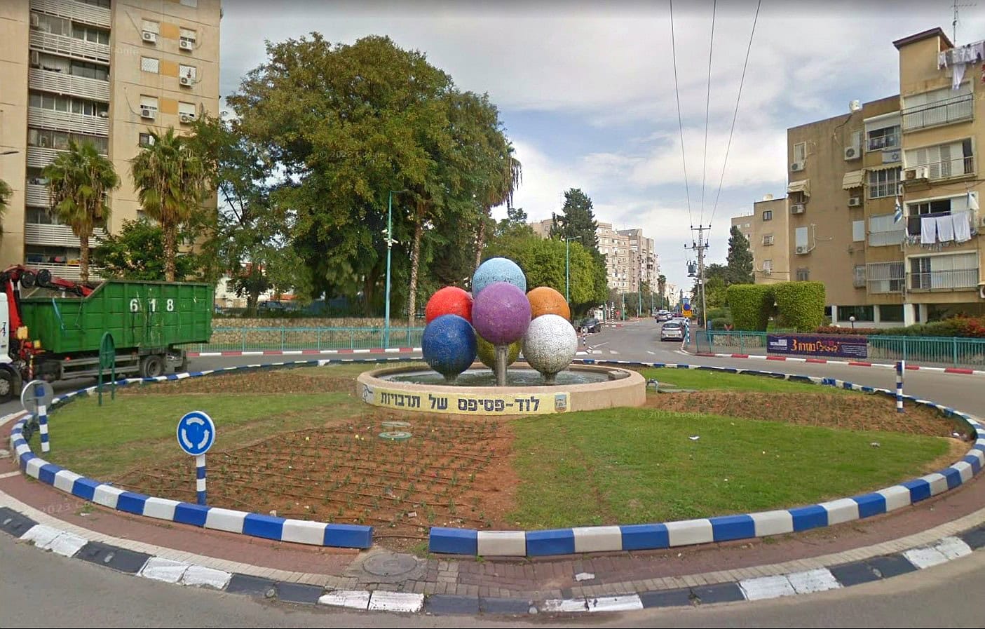The famous Kikar Hakadurim in Lod, in all its orb-covered glory. Screenshot via Google Maps