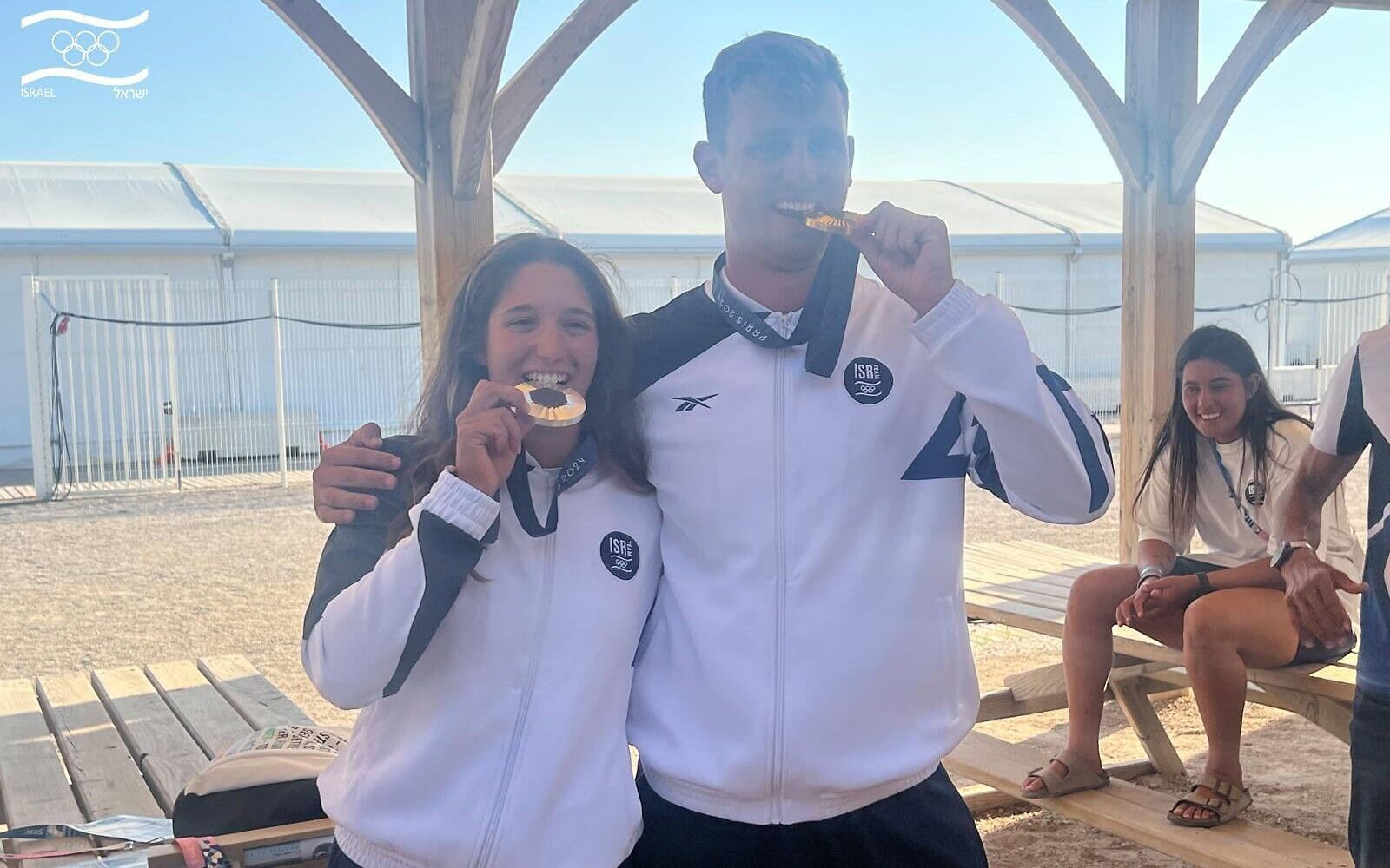 Sharon Kantor (left), and Tom Reuveny (right), show off their respective medals after the final. Photo by Olympic Committee of Israel