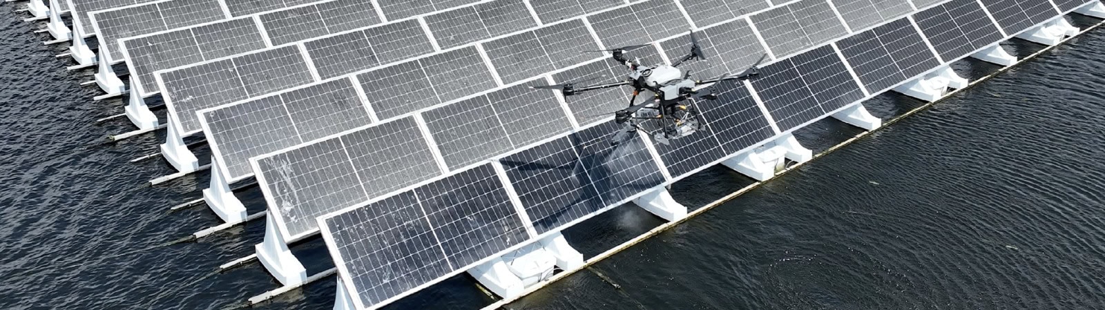A field of solar panels waiting for attention from their fancy drone janitor. Screenshot courtesy of BladeRanger