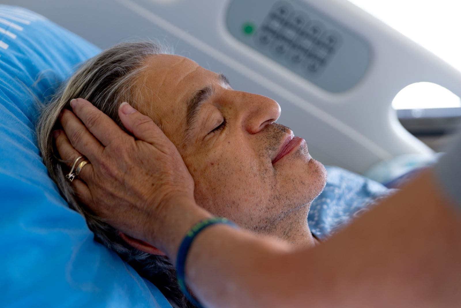 Kidney donor Danny Newman with his wife, Susan, immediately after the transplant. Photo by John Jeffay