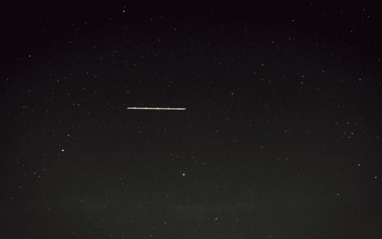 Turns out rich people get to spend more time looking for aliens. Photo by Jonas Von Werne via Pexels