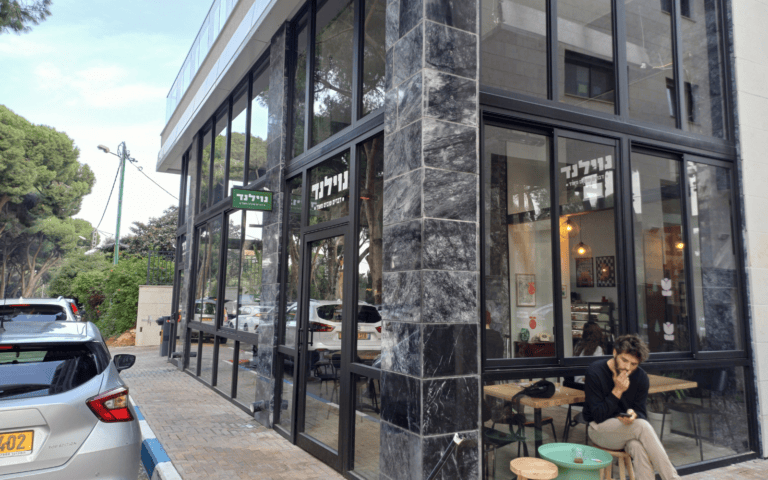 A cozy cafe for attractive and busy journalists. Photo by Zachy Hennessey