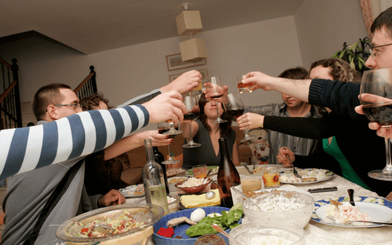 Bottoms up and lean to the left! Photo by Anna Kaplan/Flash90