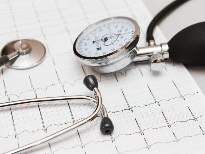 Imagine a near future where patients could be monitored remotely without wires. Image by Freepik